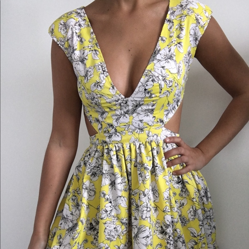 Mustard seed yellow floral v line peplum dress S